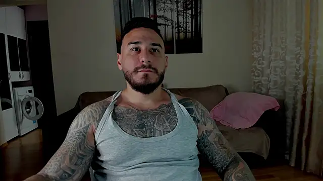 Snapshot of Gymdominus chatting on June 13, 7:17 am Gymdominus online show from June 13, 7:17 am