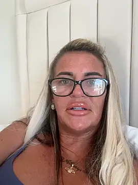 hotmilf66 online show from June 6, 6:34 pm
