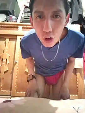 Snapshot of Twink0207 chatting on July 2, 12:21 am Twink0207 online show from July 2, 12:21 am