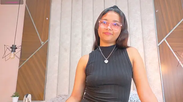 Snapshot of Dulce_Holy chatting on June 6, 4:50 am Dulce Holy online show from June 6, 4:50 am