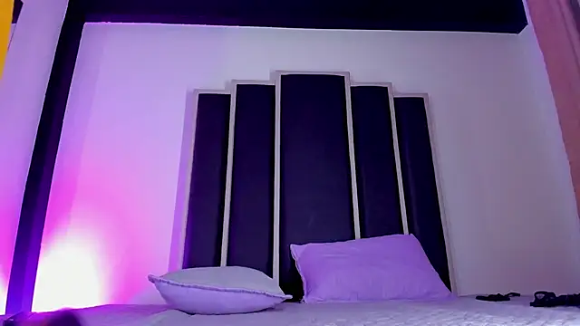Aura-bakerr online show from July 28, 3:21 pm