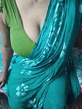 Snapshot of radhikagupta345 chatting on May 28, 3:31 pm radhikagupta345 online show from May 28, 3:31 pm