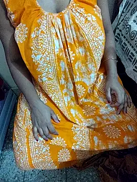 Snapshot of radhikagupta345 chatting on June 13, 8:40 pm radhikagupta345 online show from June 13, 8:40 pm