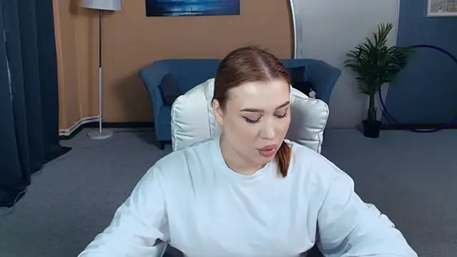 Snapshot of SixtaBeilman chatting on June 15, 7:43 am SixtaBeilman online show from June 15, 7:43 am
