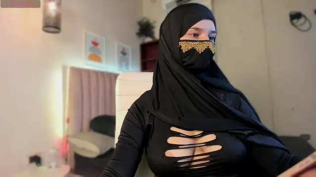  SweetAmira  online show from June 15, 1:08 am
