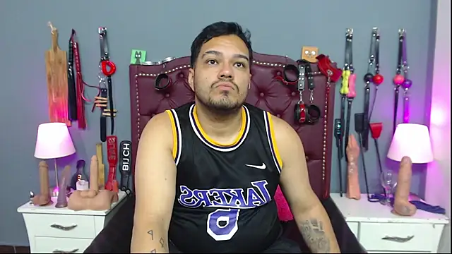 -AlejandroT- online show from June 20, 3:42 am