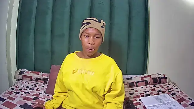 TypicalBaddiex online show from June 11, 12:32 am