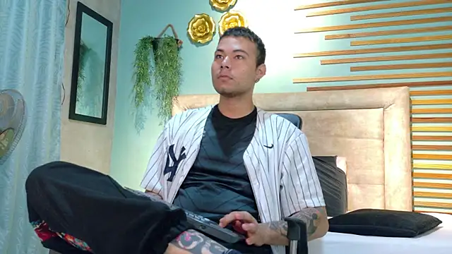 Snapshot of jack_torress chatting on June 8, 1:55 pm jack torress online show from June 8, 1:55 pm