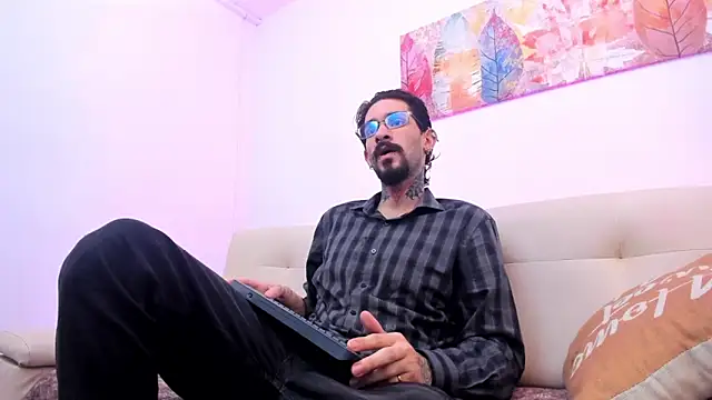 Snapshot of Jonathan_Soto chatting on June 10, 3:29 am Jonathan Soto online show from June 10, 3:29 am