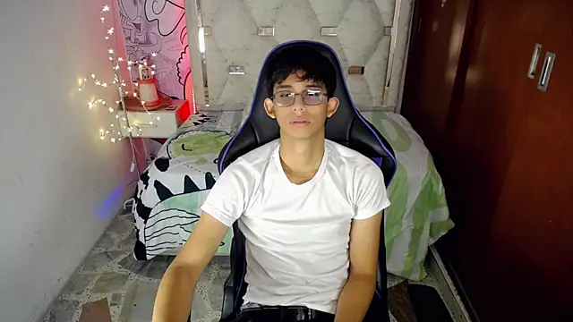 Snapshot of zxvn_n chatting on June 11, 12:36 pm zxvn n online show from June 11, 12:36 pm