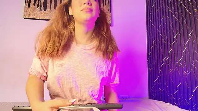 Niina  queen online show from June 7, 2:43 pm