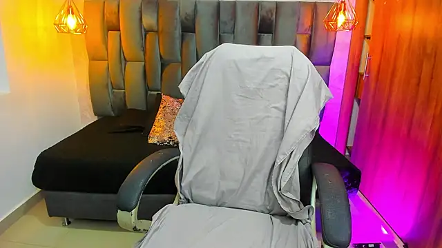 Miel ferrer online show from July 2, 1:39 pm