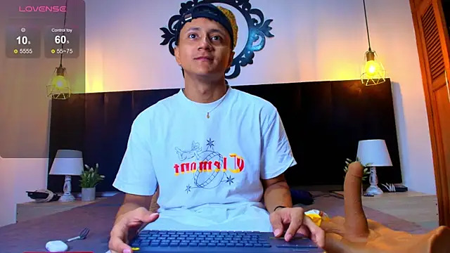 Snapshot of Thiago_Nova chatting on June 10, 3:50 am Thiago Nova online show from June 10, 3:50 am