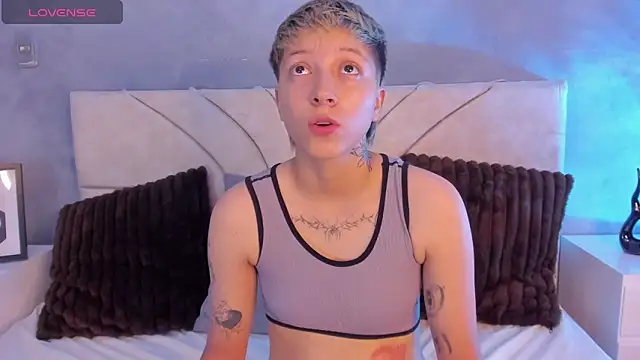 Snapshot of vane_grey chatting on June 10, 6:07 pm vane grey online show from June 10, 6:07 pm