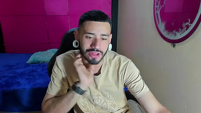 Snapshot of BrunoCarzon chatting on June 10, 1:10 pm BrunoCarzon online show from June 10, 1:10 pm