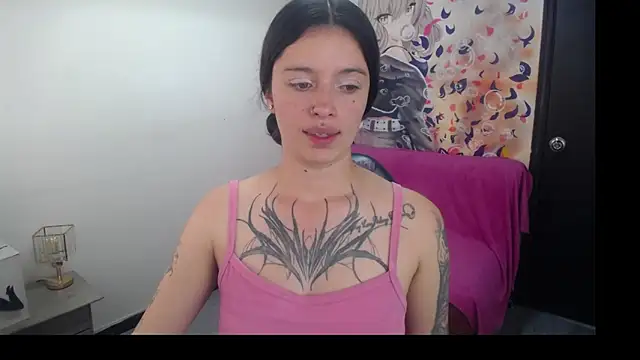 Snapshot of Lucia_evans22 chatting on June 17, 8:54 pm Lucia evans22 online show from June 17, 8:54 pm