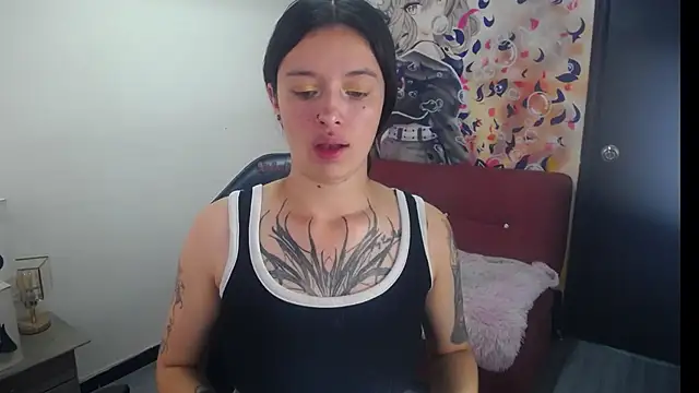 Snapshot of Lucia_evans22 chatting on July 3, 8:37 pm Lucia evans22 online show from July 3, 8:37 pm