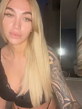 Snapshot of Inked_Angel1 chatting on June 4, 7:31 pm Inked Angel1 online show from June 4, 7:31 pm