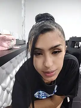 LilithDesire  online show from July 23, 5:44 pm