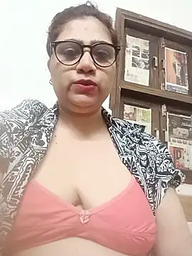 Snapshot of yourchahat27 chatting on June 4, 8:48 pm yourchahat27 online show from June 4, 8:48 pm