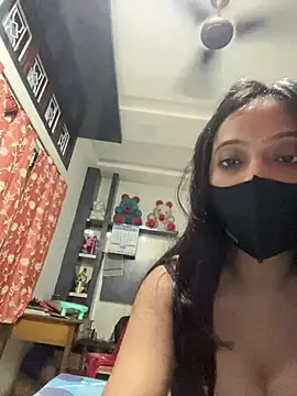 Snapshot of livia_dolls chatting on June 5, 10:37 pm livia dolls online show from June 5, 10:37 pm