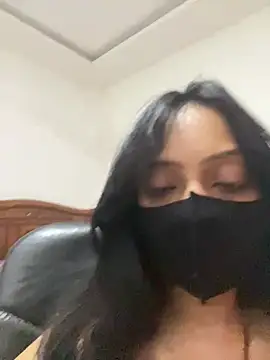 Snapshot of livia_dolls chatting on June 6, 10:47 pm livia dolls online show from June 6, 10:47 pm