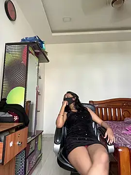 Snapshot of livia_dolls chatting on June 12, 10:25 am livia dolls online show from June 12, 10:25 am