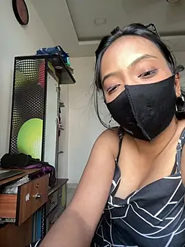 Snapshot of livia_dolls chatting on June 13, 10:57 am livia dolls online show from June 13, 10:57 am