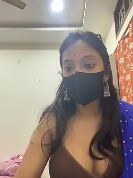 Snapshot of livia_dolls chatting on June 14, 7:05 pm livia dolls online show from June 14, 7:05 pm