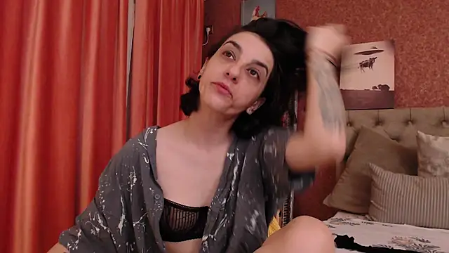 Snapshot of RedFlagXXX chatting on June 8, 5:30 am RedFlagXXX online show from June 8, 5:30 am