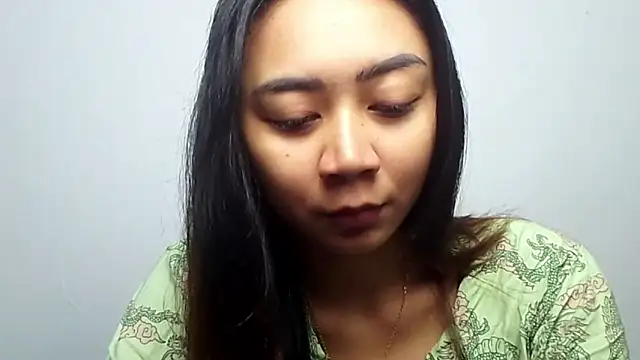 Snapshot of KristieOrtmann chatting on June 13, 6:33 am KristieOrtmann online show from June 13, 6:33 am