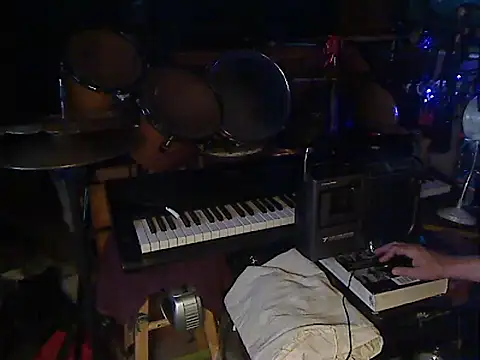 Dreamzluvz2 online show from July 20, 4:49 am