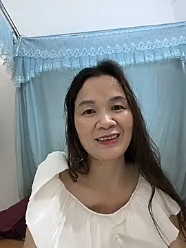 Lye lovely online show from June 2, 12:40 pm