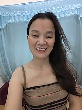 Lye lovely online show from June 3, 1:25 pm