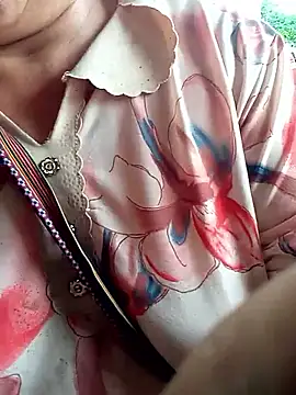 Snapshot of Bong_sexy chatting on June 14, 1:47 am Bong sexy online show from June 14, 1:47 am
