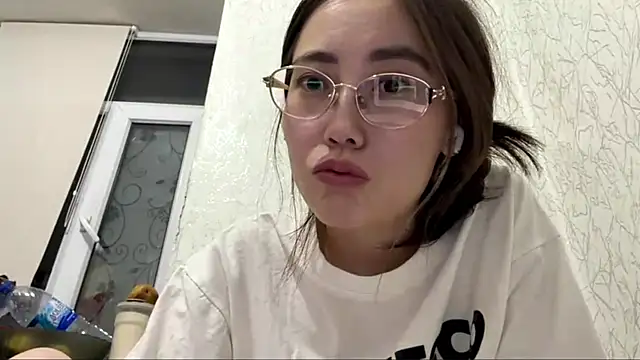 VickieTrudo online show from June 15, 9:06 pm