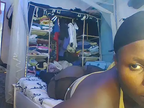 Chocolatesmiles online show from June 1, 9:05 pm