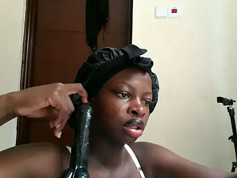 Snapshot of slim_sexy1 chatting on June 9, 9:21 am slim sexy1 online show from June 9, 9:21 am