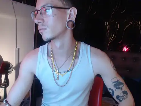 Snapshot of Ryan_Owenss chatting on May 30, 4:20 am Ryan Owenss online show from May 30, 4:20 am