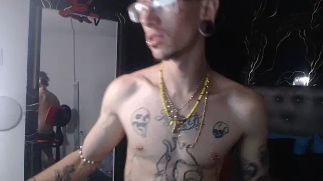 Snapshot of Ryan_Owenss chatting on June 5, 3:13 am Ryan Owenss online show from June 5, 3:13 am