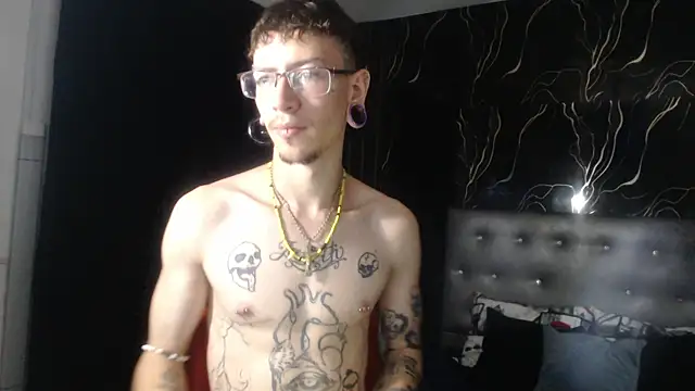 Snapshot of Ryan_Owenss chatting on June 11, 3:26 am Ryan Owenss online show from June 11, 3:26 am