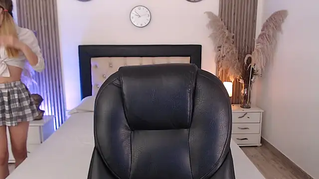 Sia Foxx01 online show from June 11, 3:37 am