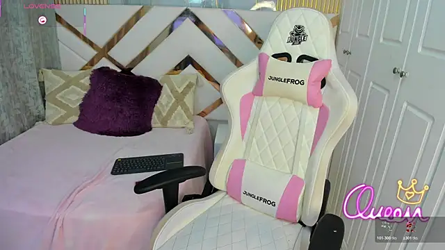 KaylaDavies online show from July 28, 2:13 pm
