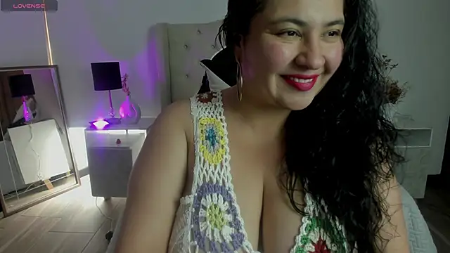 JadeBellee online show from June 12, 6:18 pm
