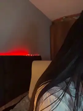 Snapshot of rouss_lar chatting on June 18, 2:23 am rouss lar online show from June 18, 2:23 am