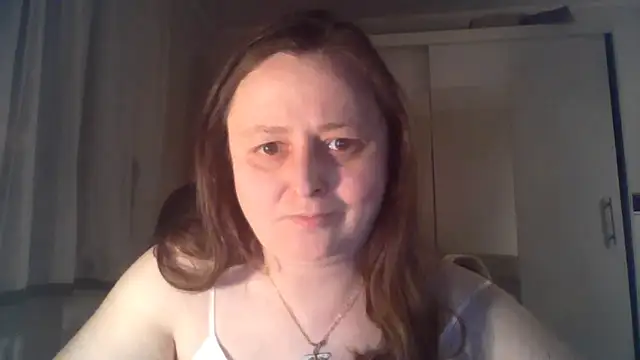 TaylorLovely online show from June 9, 8:20 pm