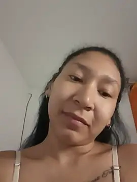 Snapshot of skaarletth chatting on May 24, 1:43 am skaarletth online show from May 24, 1:43 am