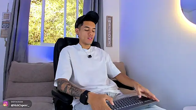 NickCopeer  online show from July 22, 1:03 pm