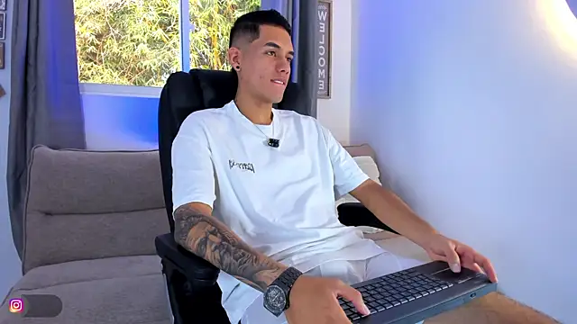 NickCopeer  online show from July 26, 2:02 pm