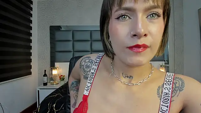 Snapshot of Mrs_Regina_clk chatting on June 6, 4:06 am Mrs Regina clk online show from June 6, 4:06 am